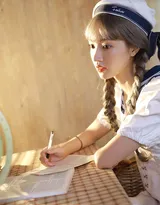 学习文具很丰富的双麻花辫学生制服美少女私房写真