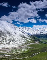 “纵贯天山脊梁的景观大道”天山独库公路唯美景色图片