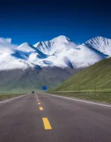 “纵贯天山脊梁的景观大道”天山独库公路唯美景色图片