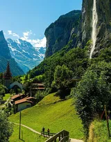 瑞士某傍山别墅的唯美景色，入目皆是郁郁葱葱的山山水水