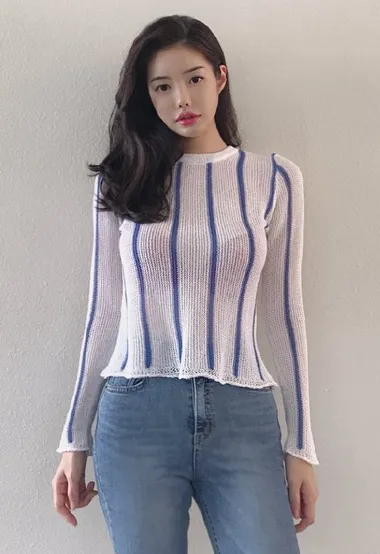 这个嘴唇有点小性感啊，丰唇牛仔裤美女私房写真大图 – 高清 桌面壁纸 开放版权素材 免费下载 手机电脑通用背景图