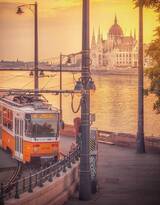 夕阳下的布达佩斯，唯美好看的匈牙利首都布达佩斯图片