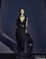 周雨彤酷黑风格惊艳出镜，演绎多套时尚服饰性感迷人