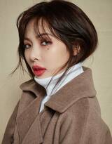 韩国女星泫雅秋装写真大片，妆容精致，姿势表情霸气
