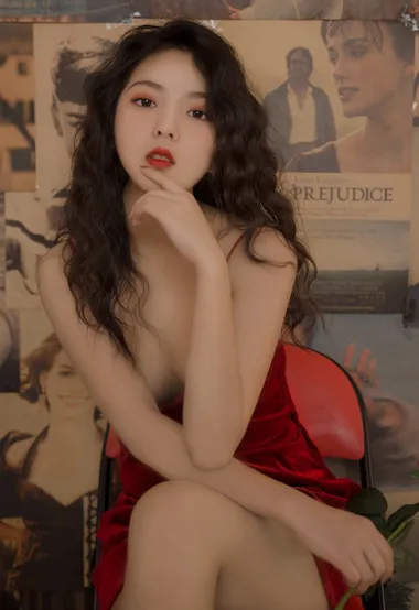小波浪卷小红唇，性感美艳美女吊带红裙复古写真美图 – 高清 桌面壁纸 开放版权素材 免费下载 手机电脑通用背景图