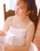 哪个少女不怀春，吊带 连衣裙 齐刘海美少女私房写真照