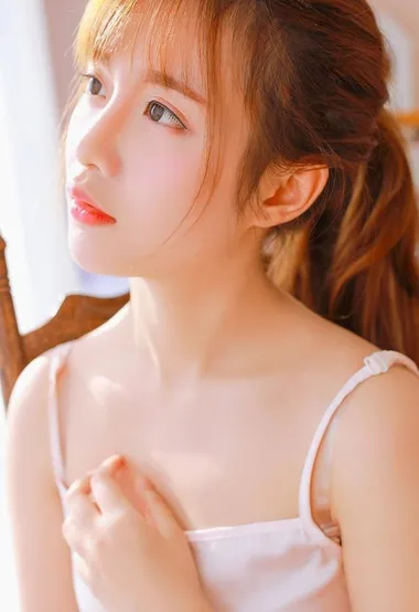哪个少女不怀春，吊带 连衣裙 齐刘海美少女私房写真照 – 高清 桌面壁纸 开放版权素材 免费下载 手机电脑通用背景图