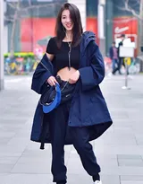 街拍气质时尚高挑小姐姐美图，小蛮腰真的好细啊