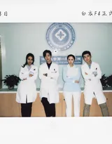 《余生请多指教》剧组人员复古胶片式情怀写真杀青剧照