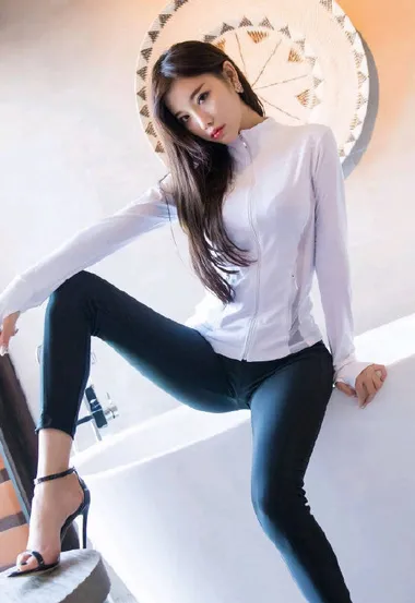 大长腿美女杨晨晨紧身白衣黑裤私房写真图片 – 高清 桌面壁纸 开放版权素材 免费下载 手机电脑通用背景图