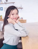 渡边美优纪甜美优雅白衫绿裙写真图片