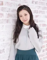 渡边美优纪甜美优雅白衫绿裙写真图片