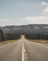 欧洲平原上的高速公路唯美图片