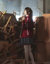 清纯学生制服短裙美女，在学校放破烂桌椅的仓库写真美照