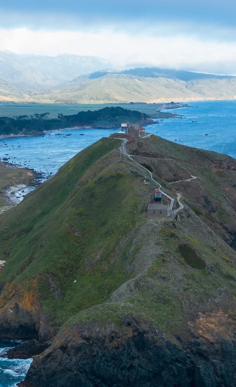 奇特的海上小岛航拍风景 – 高清 桌面壁纸 开放版权素材 免费下载 手机电脑通用背景图