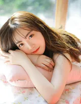 美腿小蛮腰美少女抹胸衣短裤诱人私房照