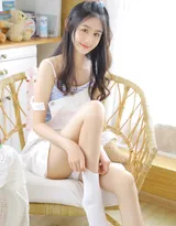 清纯俏皮可爱粉嫩连体短裤美少女悠闲清新私房写真照