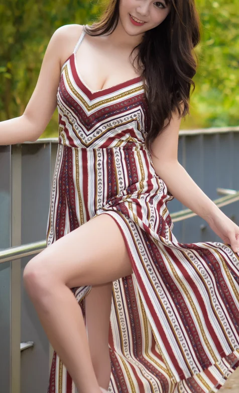长腿性感身穿吊带条纹连衣裙的长发美女高清手机壁纸 – 高清 桌面壁纸 开放版权素材 免费下载 手机电脑通用背景图