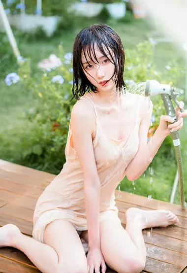 穿吊带裙的美肩，锁骨，美背湿身美女木棉棉高清写真照 – 高清 桌面壁纸 开放版权素材 免费下载 手机电脑通用背景图