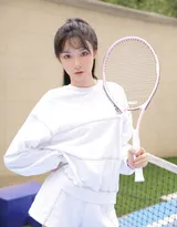 大眼睛，有卧蚕的清纯美少女白衣短裤运动装写真图片