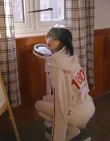 青涩的年级，青春活泼漂亮美少女卫衣短裤高筒袜写真照