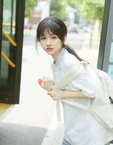 农夫山泉有点甜，可爱甜美学生妹子街拍美照