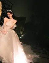 鞠婧祎可爱公主裙穿搭过生日吹蜡烛写真图片