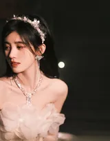 鞠婧祎可爱公主裙穿搭过生日吹蜡烛写真图片
