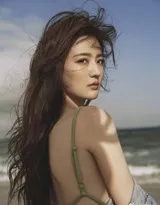 徐璐牛仔热裤穿搭享受夏日海风唯美海边写真图片