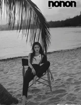 徐璐牛仔热裤穿搭享受夏日海风唯美海边写真图片