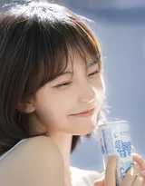 犹如粉雕玉琢般 粉嫩精致的漂亮短发女孩唯美街拍写真大图