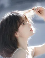 犹如粉雕玉琢般 粉嫩精致的漂亮短发女孩唯美街拍写真大图