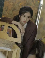 头上绑着辫子的高颜值美少女学生妹可爱甜美教室图片