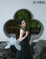 赵丽颖性感中国风穿搭，宛若孔雀公主，或黑天鹅超美写真