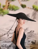 赵丽颖性感中国风穿搭，宛若孔雀公主，或黑天鹅超美写真