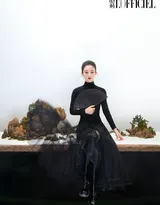赵丽颖性感中国风穿搭，宛若孔雀公主，或黑天鹅超美写真