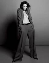 美国女模特肯达尔·詹娜简约性感秋冬时尚穿搭黑白写真图片
