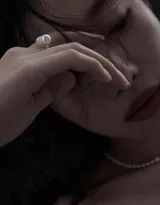 演员倪妮性感紫色抹胸礼服装个性穿搭写真图片