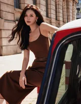 香港女星文咏珊感受烈日朝阳笑容怡人街拍写真图片