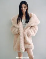 钟楚曦九月刊封面写真大片,自带冷御气质,硬照信手拈来