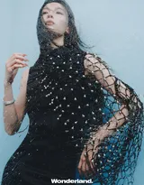 钟楚曦九月刊封面写真大片,自带冷御气质,硬照信手拈来