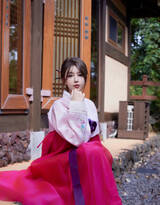 朝鲜服大长今装扮可爱美女tina甜仔户外民宿俏丽迷人写真图片