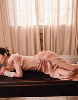 陈钰琪性感杂志写真图片，展示多套裙装，尽显优雅恬静气质