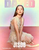 韩国女星金智秀杂志封面写真，金智秀明艳动人的美妆画报图片