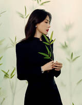  曾黎黑衣黑裙穿搭与枝叶常青的竹子氛围感满满私房写真图集