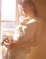 享受温暖阳光的小碎花短裤睡衣居家漂亮女生温馨私房写真套图