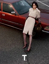 唐嫣街头迎风而立杂志封面写真大片