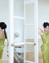 祝绪丹温婉优雅橄榄绿吊带长裙礼服超美写真图集
