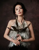 杨幂栩栩华生时尚文化大赏红毯造型写真，优雅动人又不失个性气场