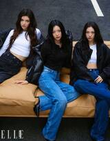 90后女子演唱组合New Jeans简单时髦牛仔裤系列穿搭登封写真图片